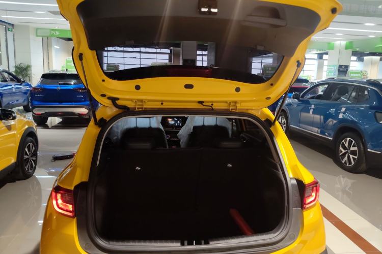 Used Kia kx1 Stonic 2021 1.4L CVT Fun & Sunroof Model Trunk