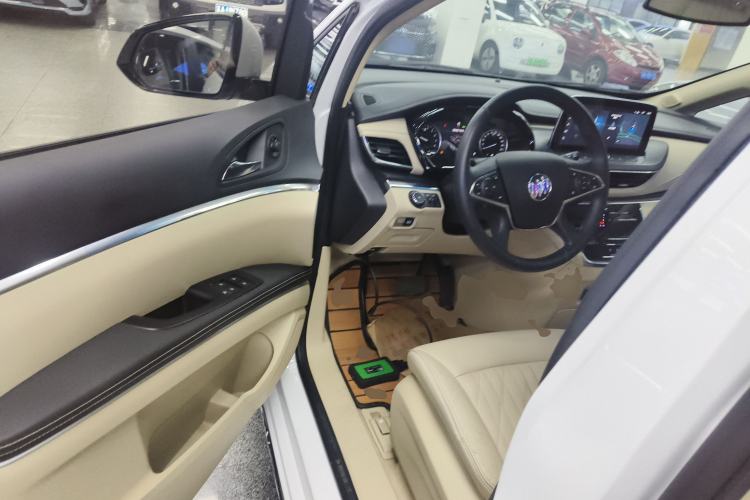 Used Buick GL8 2023 Facelifted Land Cruiser Executive Luxury Version Driver Seat