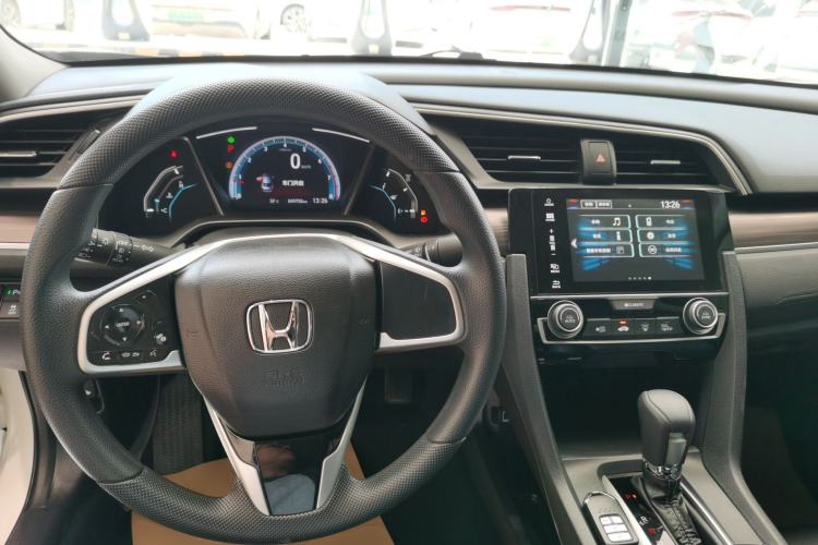 Used Honda Civic 2019 220TURBO CVT Dynamic Edition China VI Center Console