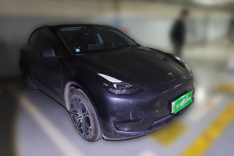Used Tesla Model Y 2024 Rear-Wheel-Drive Version Front Right 45 Deg