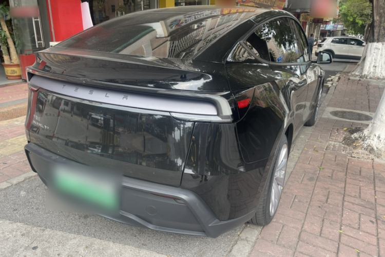 Used Tesla Model Y 2025 Updated Version Long-Range All-Wheel Drive
