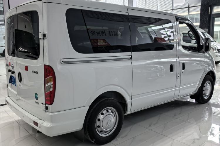 Used SAIC MAXUS Xintu V80 2023 2.0T AMT Classic Aoyuntong Short Wheelbase Ultra-Low Roof 5/6-Seater