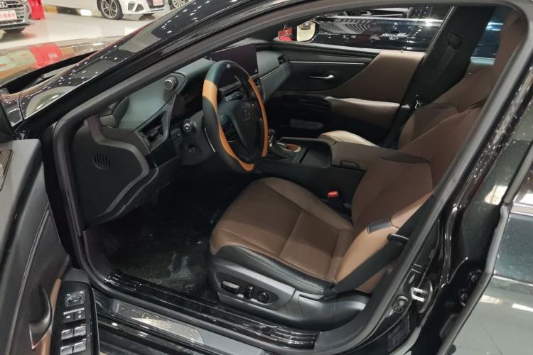 Used Lexus ES 2023 200 Excellence Edition