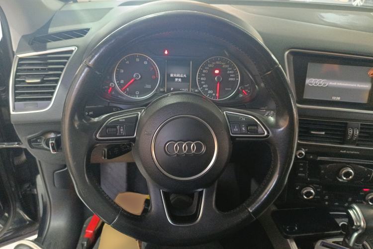 Used Audi Q5 2013 40 TFSI Technology Edition Steering Wheel