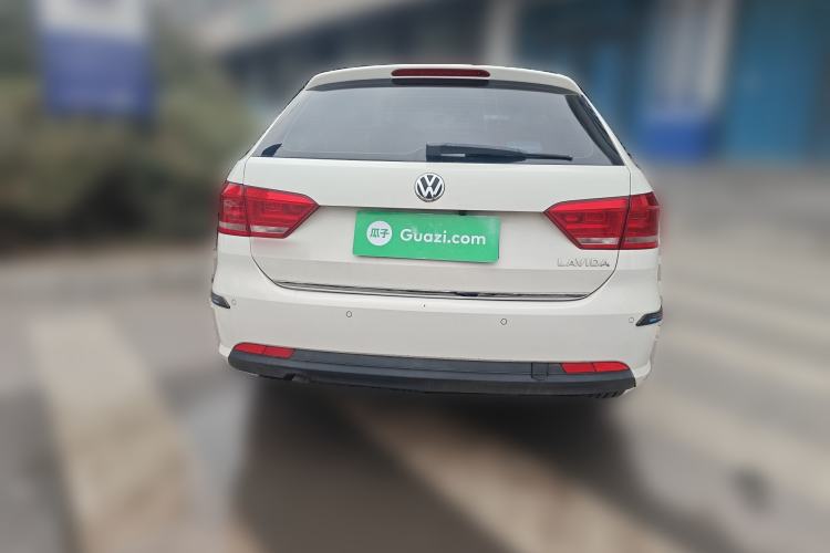 Used Volkswagen Gran Lavida 2014 1.6L Automatic Sport Edition
