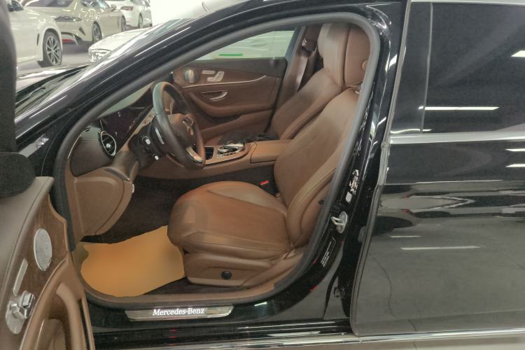 Used Mercedes-Benz E-Class 2018 Facelift E 300 L Luxury Edition
