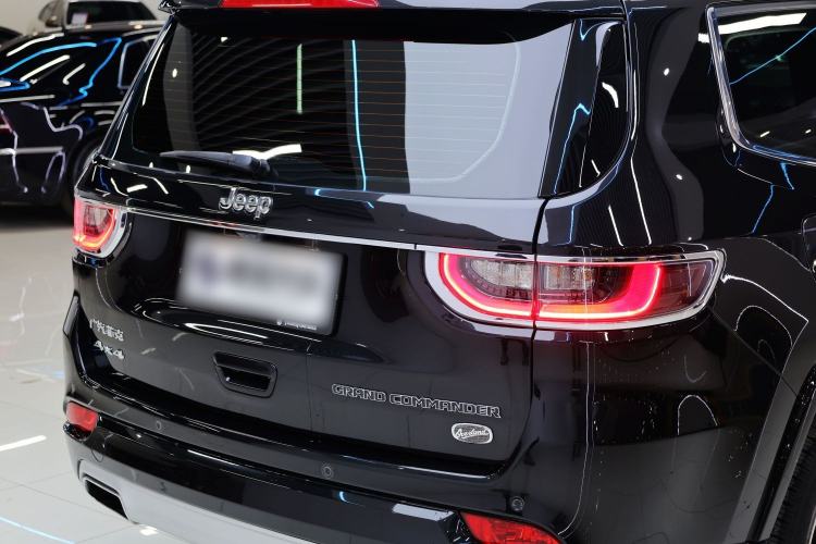 Used Jeep Grand Commander 2018 2.0T Four-Wheel Drive Smart Enjoyment Version China V Emission Standard
