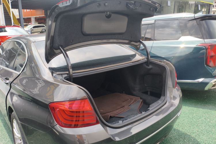 Used BMW 5 Series 2017 525Li Luxury Design Package Trunk