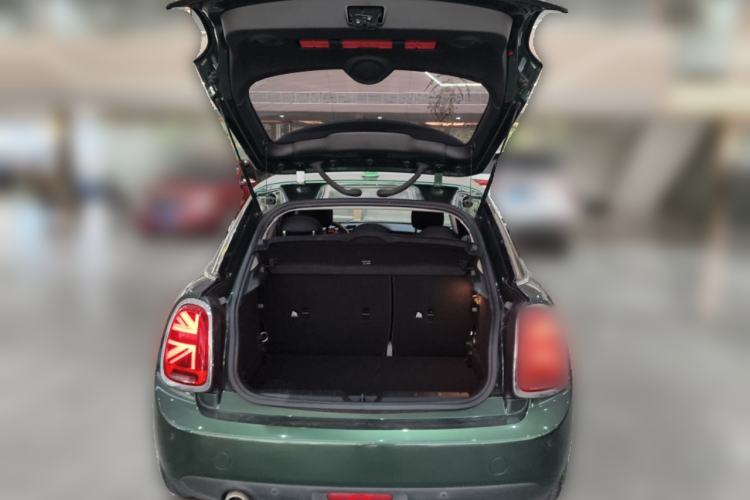 Used MINI 2018 1.5T COOPER Classic Edition Five-Door Version Trunk