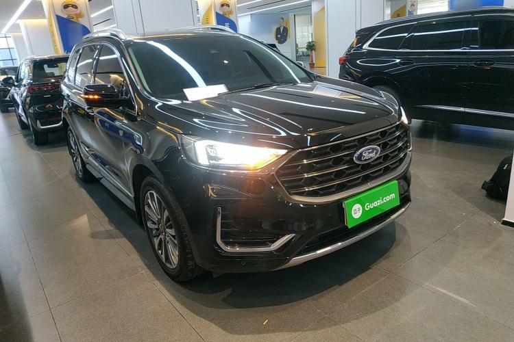 Used Ford Edge 2021 PLUS EcoBoost 245 Two-Wheel-Drive Titanium 7-Seater Front Right 45 Deg