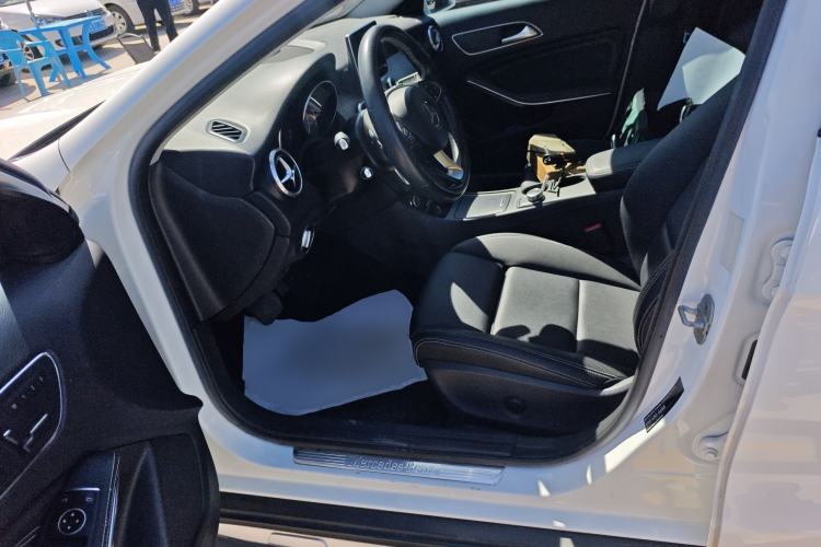 Used Mercedes-Benz GLA 2016 GLA 200 Fashion Model Left Front Seat