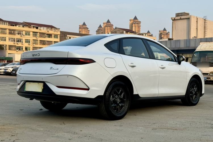 Used BYD Qin PLUS 2025 DM-i Smart Drive 55KM Leading Model
