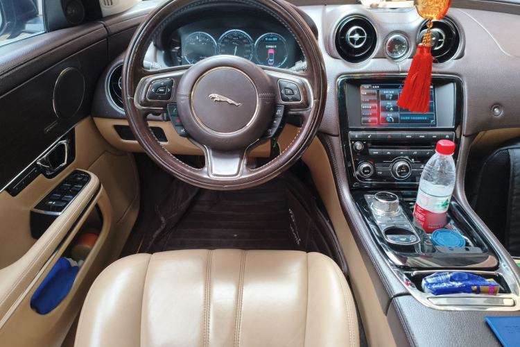 Used Jaguar XJ 2015 XJL 3.0 SC Elegant Business 80th Anniversary Limited Edition Steering Wheel