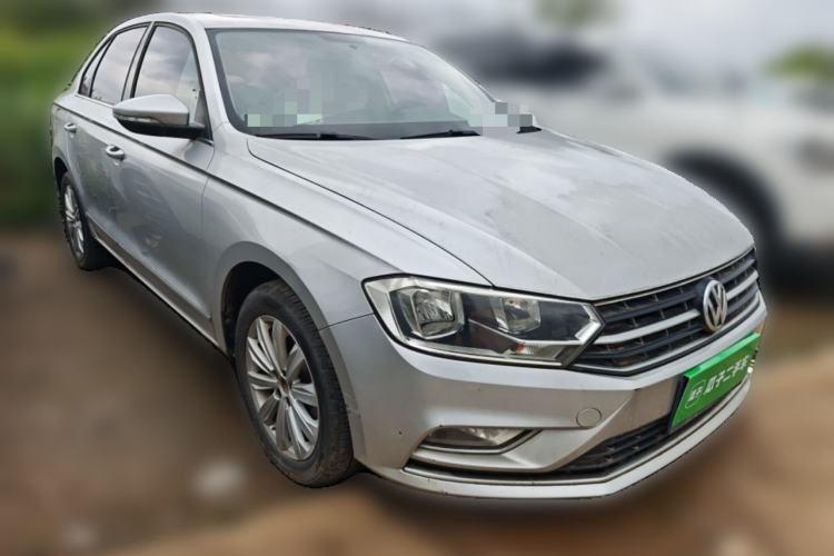 Used Volkswagen Bora 2016 1.6L Manual Comfort Model Front Right 45 Deg