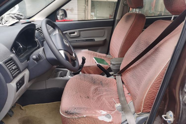 Used BAIC Weiwang M20 2014 1.5L Basic Version BJ415B Left Front Seat