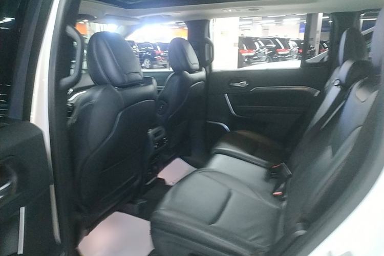 Used Jeep Grand Commander 2018 2.0T Four-Wheel Drive Smart Enjoyment Version China V Emission Standard