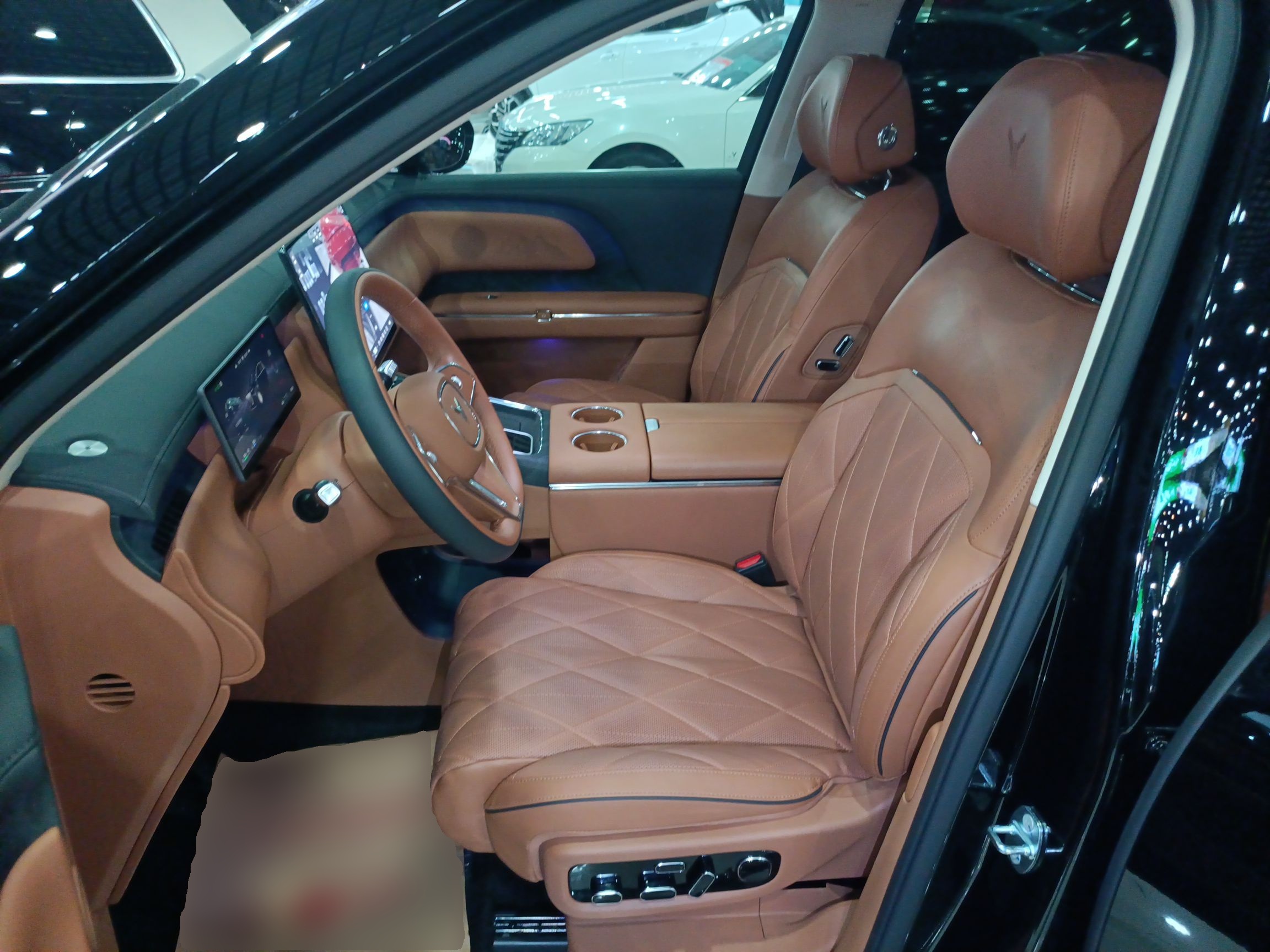 Переднее сиденье в автомобиле