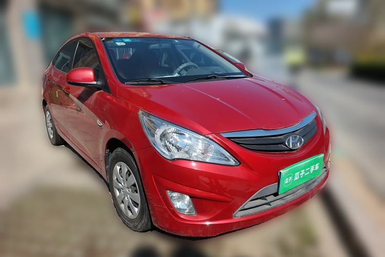 Used Hyundai Verna (older generation) 2010 Sedan 1.4L Manual Comfort GS Front Right 45 Deg