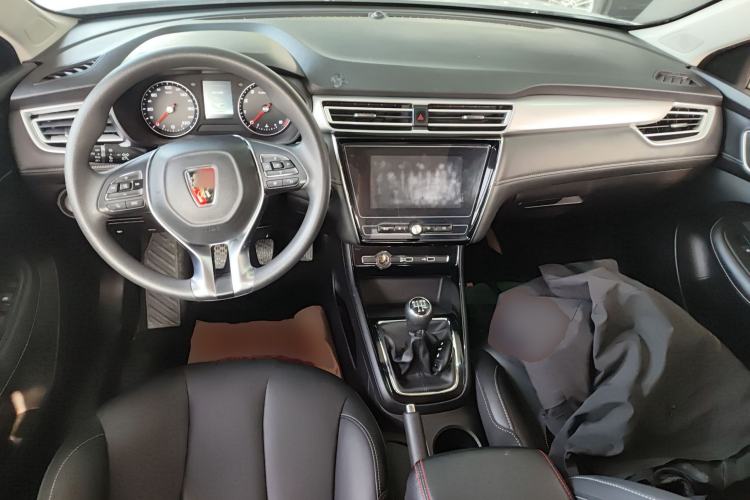 Used Roewe i5 2019 1.5L Manual 4G Connectable Langhao Edition Center Console