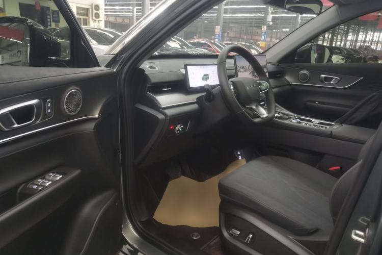 Used Chery Tiggo 8 PLUS 2025 Model 290TGDI DCT Chufeng Edition—5 Seaters
