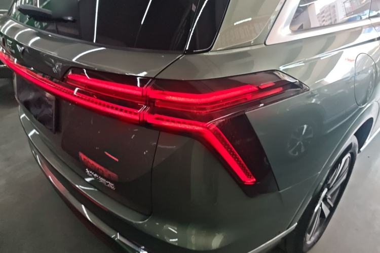 Used Wey Lanshan 2025 Four-Wheel Drive Ultra Right Rear Taillight