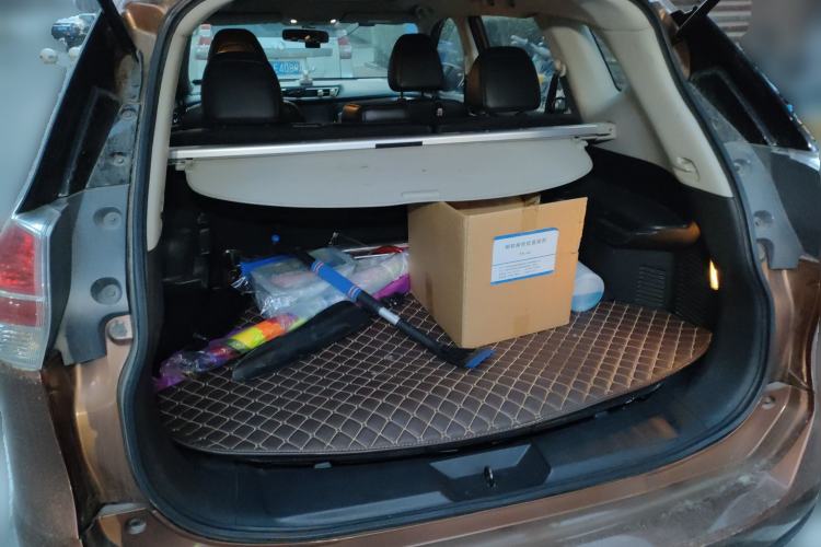 Used Nissan X-Trail 2014 2.0L CVT Comfort Edition 2WD Trunk