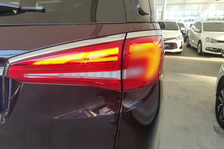 Used Buick GL8 2017 28T Avenir Avia National Emission Standard V