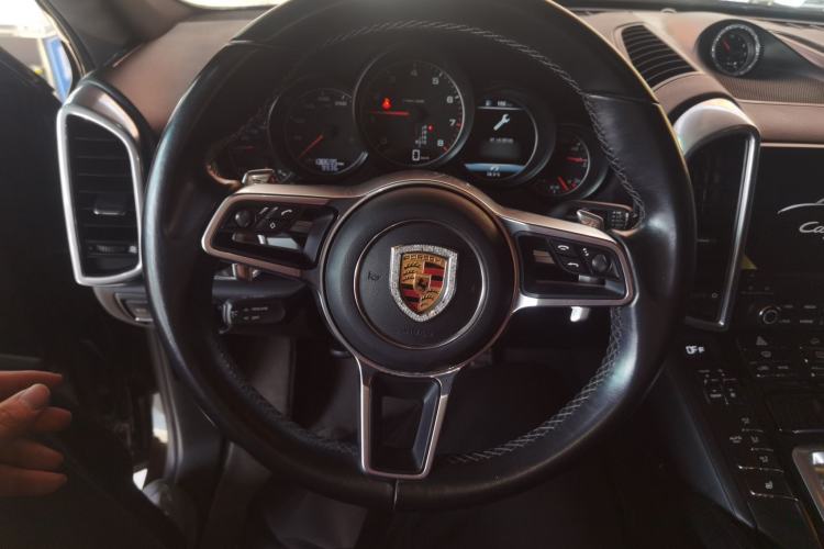 Used Porsche Cayenne 2016 Cayenne Platinum Edition 3.0T