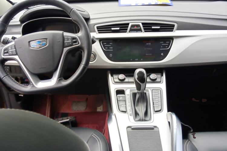 Used Geely Auto Emgrand X7 Sport 2016 1.8TD Automatic Smart Connectivity Version Center Console