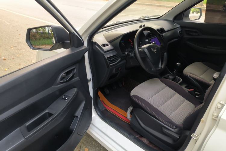 Used Wuling Hongguang 2019 1.5L S Basic Version China VI Standard LAR Driver Seat