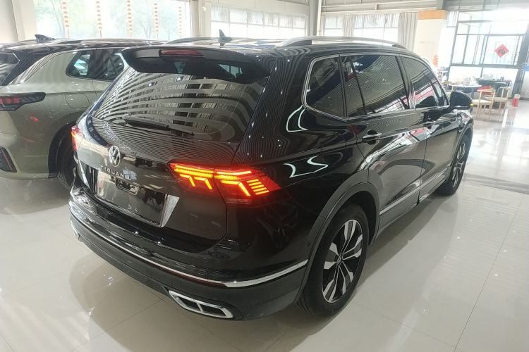 Used Volkswagen Tiguan L 2023 Restyled 330TSI Automatic Two-Wheel Drive R-Line Enhanced Comfort Version Rear Right 45 Deg