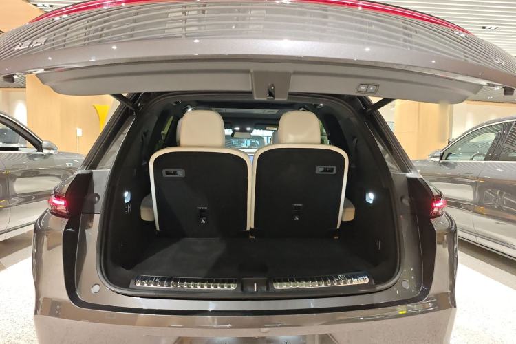 Used Li Auto L8 2024 Ultra Model
