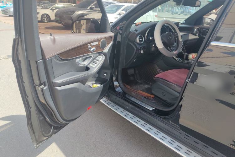 Used Mercedes-Benz GLC 2016 GLC 260 4MATIC Luxury Model
