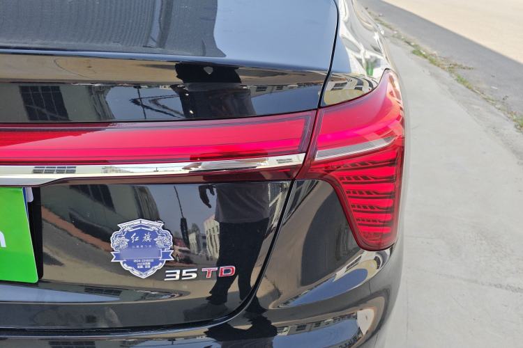 Used Hongqi H5 2024 1.5T DCT Smart Connect Flagship Edition Right Rear Taillight