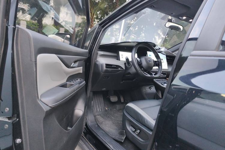 Used Hycan Z03 2022 510 km Range Trendy Cool Version 160 kW 61.13 kWh