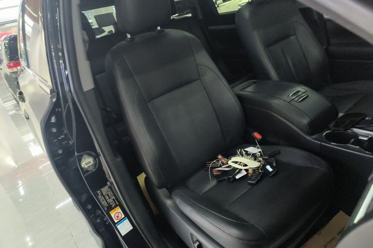 Used Toyota Highlander 2018 2.0T Four-Wheel Drive Luxury Edition 7 Seats China V Emission Standard
