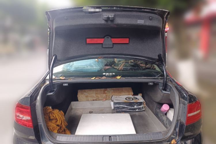 Used Volkswagen Magotan 2018 330TSI DSG Advanced Model Trunk