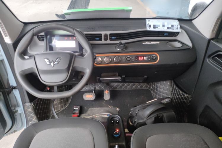 Used Wuling Hongguang MINIEV 2022 Easy Version Lithium Iron Phosphate Center Console