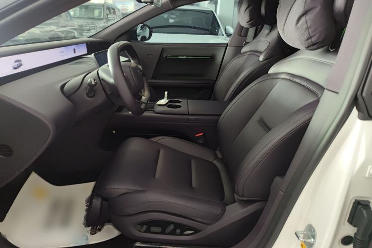 Used Avatr 06 2025 Ultra Pure Electric Edition Left Front Seat