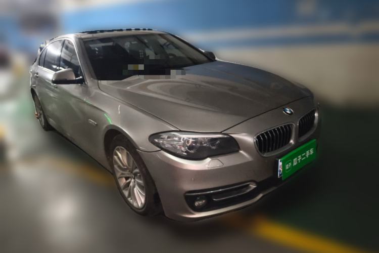 Used BMW 5 Series 2017 525Li Luxury Design Package Front Right 45 Deg