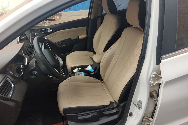 Used Baojun 310W 2017 1.5L Manual Fashion Model China V
