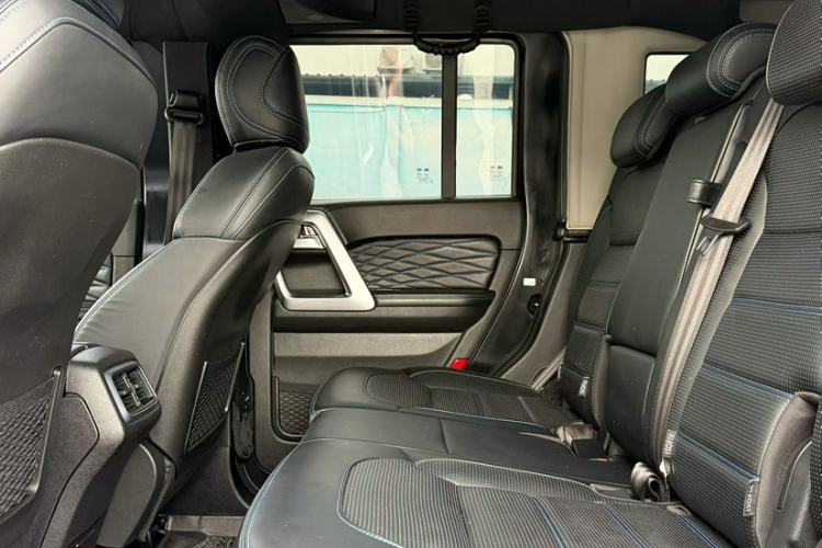 Used BAIC Off-Road BJ40 2021 2.0D Automatic Four-Wheel Drive Blade Hero Edition Adventurer Type Interior 4