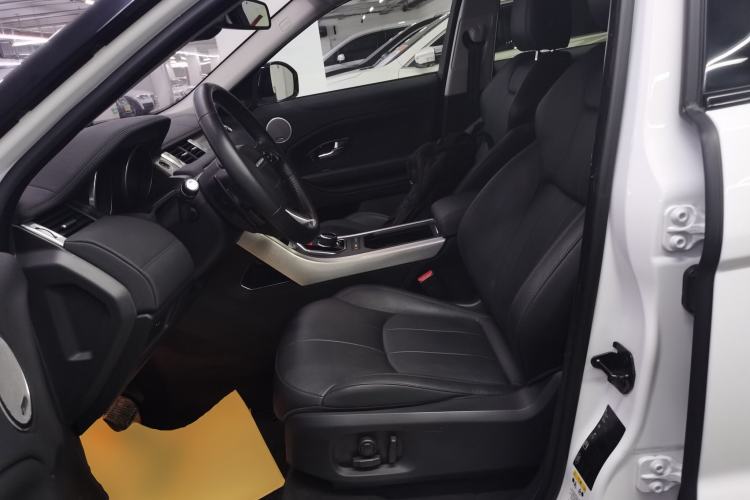 Used Land Rover Range Evoque 2018 240 PS SE Smart Brilliance Edition Left Front Seat