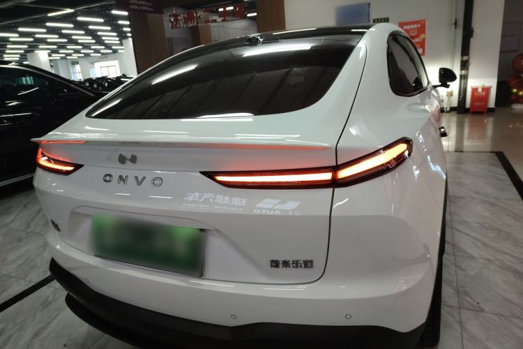 Used ONVO L60 2025 Model—85 kWh All-Wheel-Drive Version