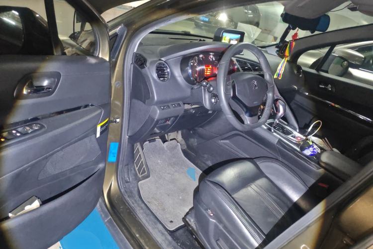 Used Peugeot 3008 2013 2.0L Automatic Trend Edition Driver Seat