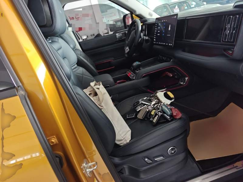 Used Formula Leopard 5 2023 Navigator Edition — 24