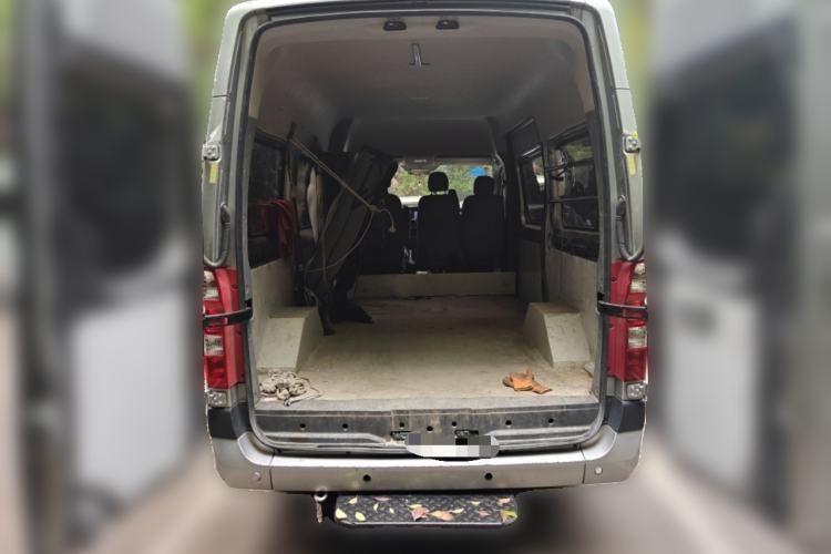 Used Foton Toano 2023 Joy Elephant Multi-Function 2.0T Manual Long-Wheelbase Mid-Roof Model with Single Rear Tire Available in 5/6/7/9-Seater Configurations Trunk