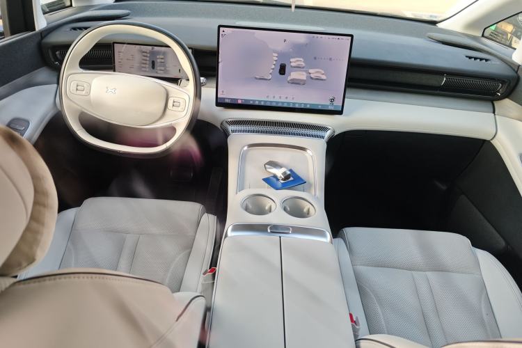 Used XPeng X9 2024 702 Ultra-Long Range Max
