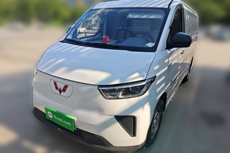 Used Wuling Yangguang 2024 230km Practical Enclosed-Window Version 60kW