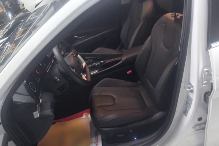 Used Hyundai Elantra 2023 1.5L CVT LUX Prestige Edition